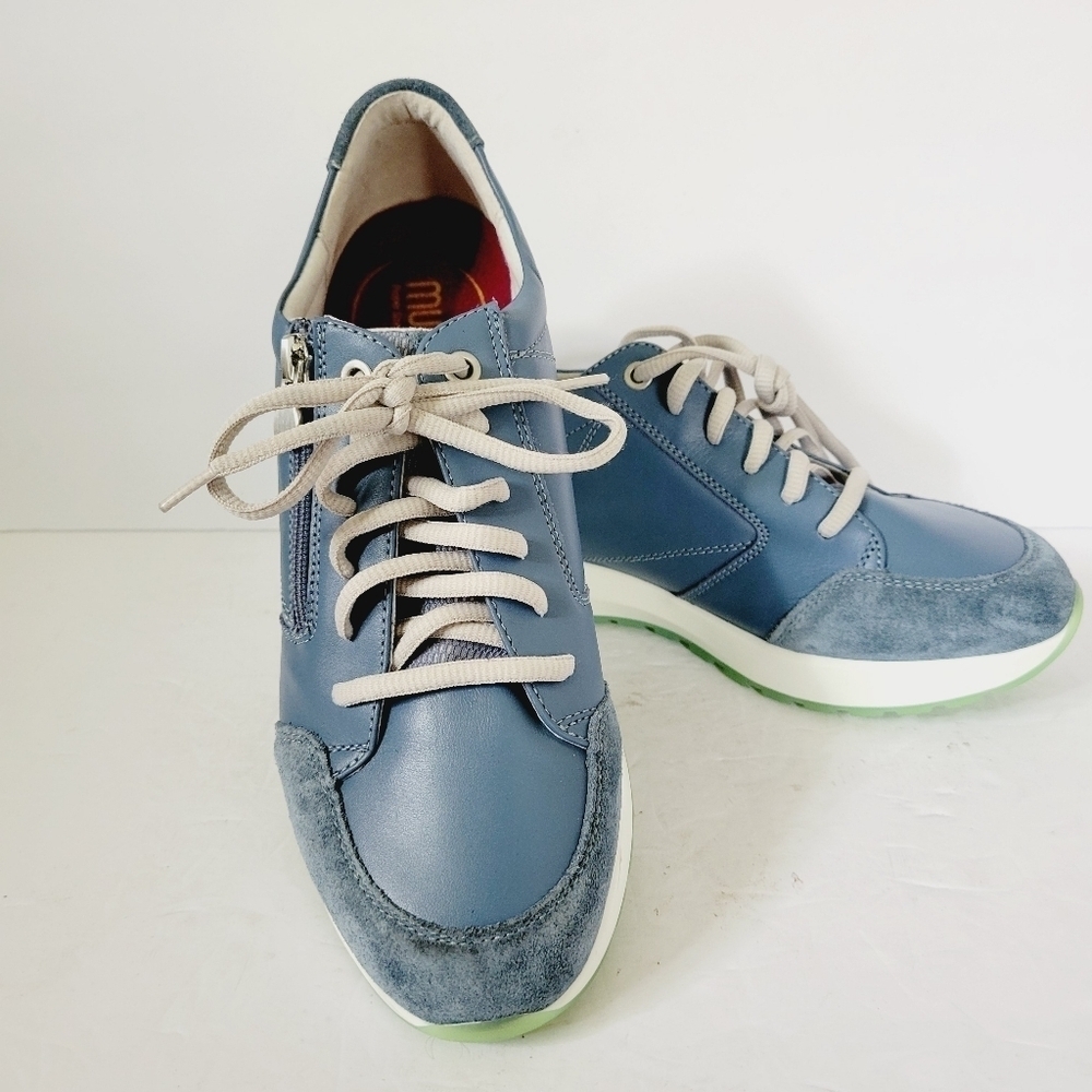 New Munro Sutton Blue Fashion Sneaker ,Size 8,5